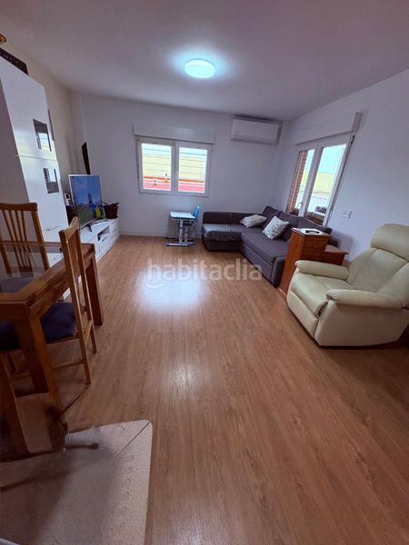 Foto c9dbe2ac-8d7d-45ce-8d0b-a5fd8a796f29. Casa adossada amb aparcament a Yuncos