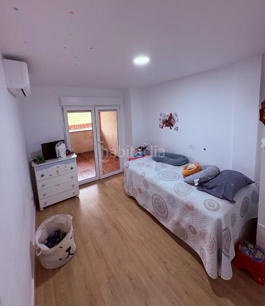 Foto d46e45e2-b89b-47f2-9305-68eed1e3a1f3. Casa adossada amb aparcament a Yuncos