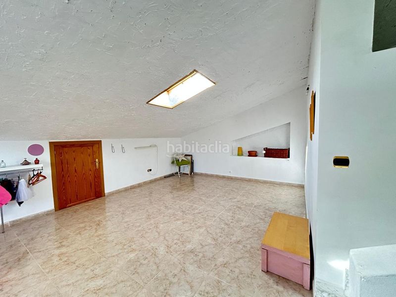 Foto d7b2bc2c-b344-477a-83dd-cc8e2b8fc3e9. Maison avec chauffage parking dans Casar (El)