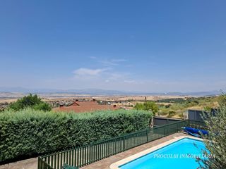 Casa  Castell�n. Impresionante chalet independiente con 6 dormitorios, piscina y