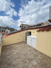 Duplex  Carrer de francesc bellapart. Dúplex luminoso con terraza privada en creu alta
