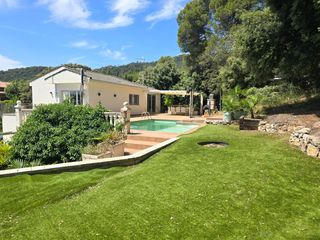 Chalet  Carrer de la serra del gall. Exclusiva casa reformada con spa privado, piscina salina y vista