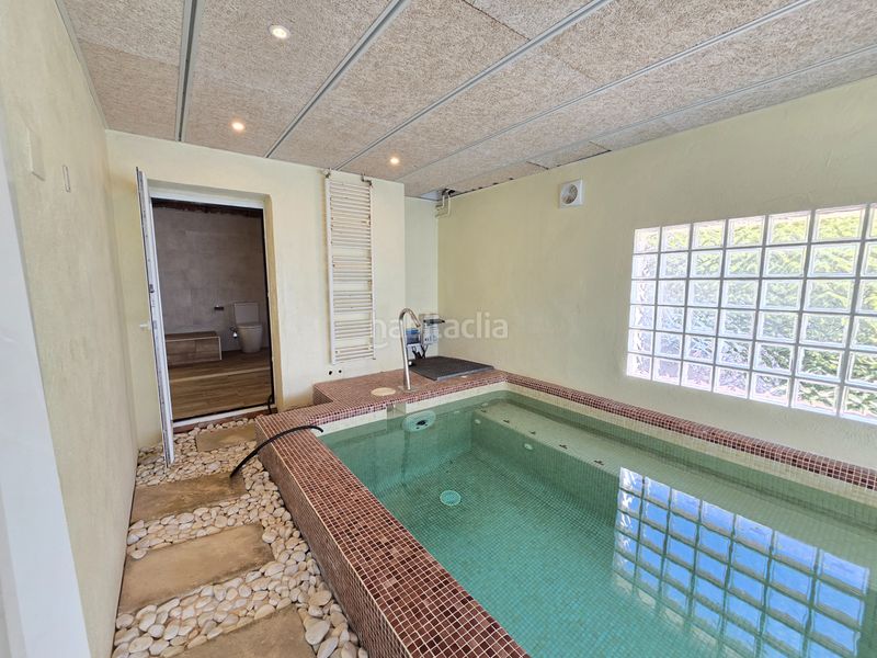 Foto eae9d425-275c-4e63-be0f-6f10e4f4a39d. Xalet amb xemeneia calefacció piscina a Matadepera