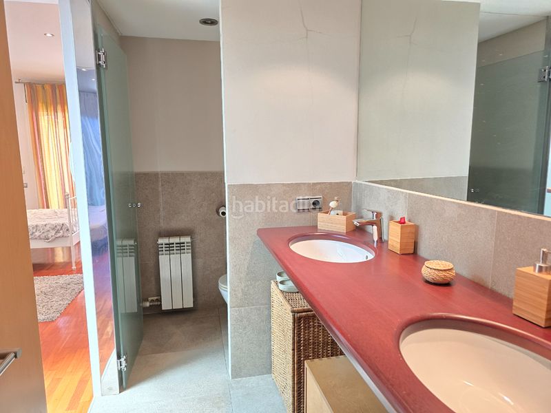 Foto 4e8ed0f1-4d48-4e5a-b111-d333f80b70e2. Casa adossada amb calefacció aparcament a Gràcia Sabadell
