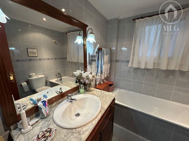 Foto a0b8b056-5d86-4aa4-8a56-7ab6fea1d1a1. Pis amb aparcament piscina a Dos Hermanas - Nuevo San Andrés Málaga