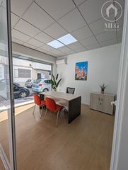 Location Bureau  Alazores. En málaga