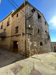 Masia  Cal pau. Casa de pueblo en la tallada st. guim de freixenet