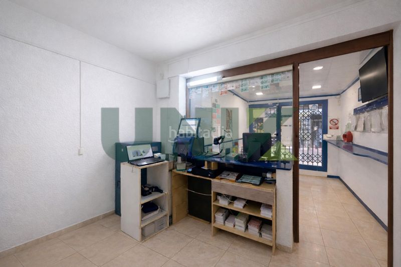 Foto 729311cf-498b-4a15-a254-dbc9cc89adb3. Local comercial a La Gavarra Cornellà de Llobregat