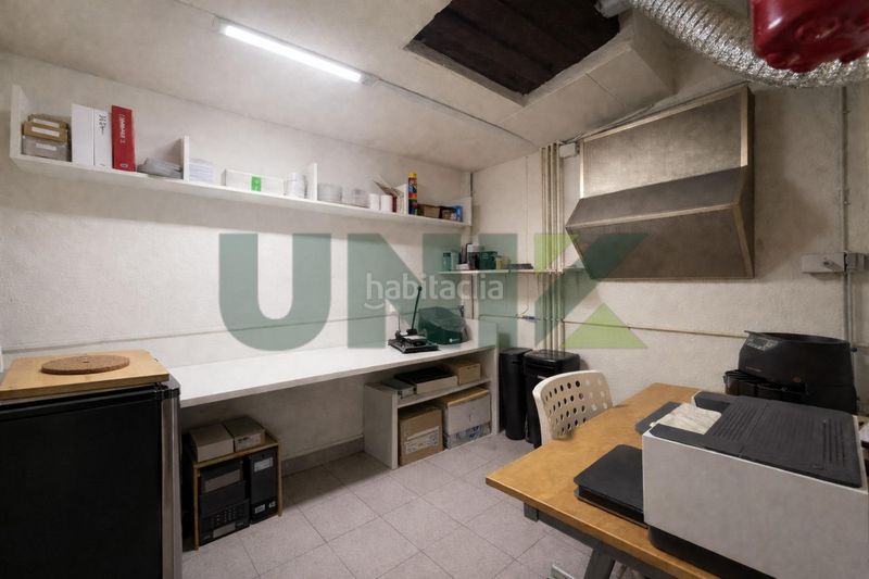 Foto f17eebca-8e21-420e-85e8-6a8af0176df4. Local comercial a La Gavarra Cornellà de Llobregat