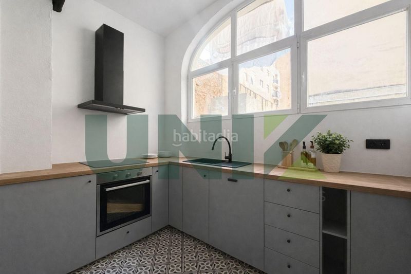 Foto ad143ed9-69d8-42c4-be4f-4b8fc4ebce22. Planta baixa a Raval Barcelona