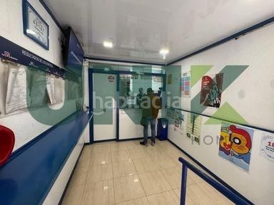 Foto 94b4fefa-5e8d-4276-8ca6-ce0d51379c0c. Local comercial a La Gavarra Cornellà de Llobregat