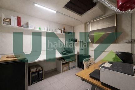 Foto d1e0b8bc-af5a-4eed-8b10-3b58e602e18e. Local comercial a La Gavarra Cornellà de Llobregat