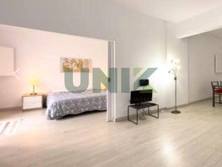 Pis  Carrer sant elies. Estudio amueblado con terraza privada junto a plaza molina