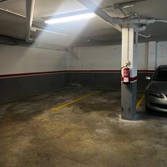 Autoparkplatz  Carrer charlie rivel. Plaza de aparcamiento,  junto a la estación de tren de cubelles.