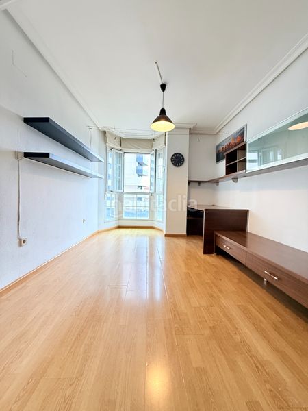 Foto 24aeb752-e295-4ba0-8a5f-835b42f5abe8. Rent flat with heating in Valdeacederas Madrid