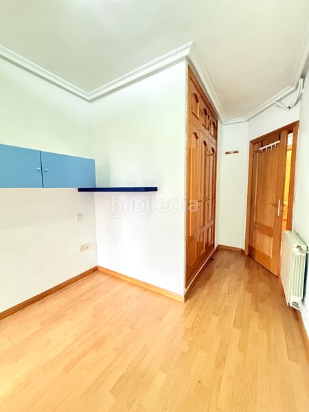 Foto 2f7c041e-4e43-4a60-8893-86ba29752d00. Rent flat with heating in Valdeacederas Madrid
