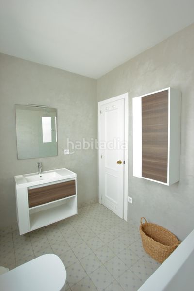 Foto 8840c3b0-6ad8-4767-97b4-d28425aed1c0. Dúplex a Triana Casco Antiguo Sevilla