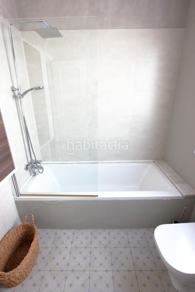 Foto f32bf7b1-bcc8-42e3-be6e-6c5a355580b3. Dúplex a Triana Casco Antiguo Sevilla