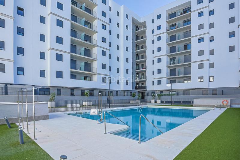 Foto 03314d91-e670-4c66-8ab8-2759402e0061. Pis amb aparcament piscina a colores - entreparques Sevilla