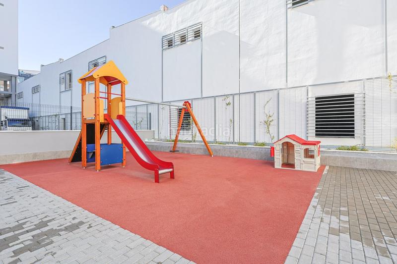 Foto 2e49bca3-4041-4f61-acc8-89ee5fe03a0b. Pis amb aparcament piscina a colores - entreparques Sevilla