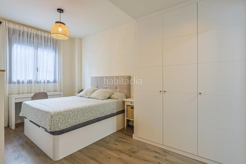 Foto 566b2bb0-3985-466d-af08-0d8e8c6d6675. Pis amb aparcament piscina a colores - entreparques Sevilla