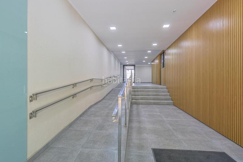 Foto 5672b021-acbd-4ec5-b6d8-b3b82e0d74fc. Pis amb aparcament piscina a colores - entreparques Sevilla