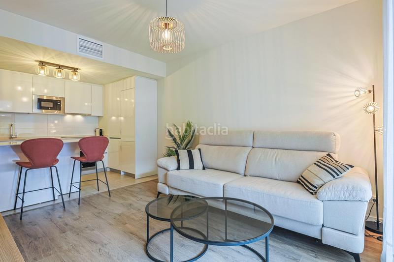 Foto b79f46c7-9a0a-441c-adf7-f63a3bbefe8f. Pis amb aparcament piscina a colores - entreparques Sevilla