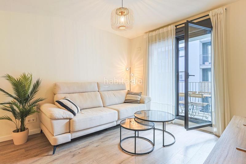 Foto cb59bb35-1ec4-4215-8004-ccc40ad1b5d3. Pis amb aparcament piscina a colores - entreparques Sevilla