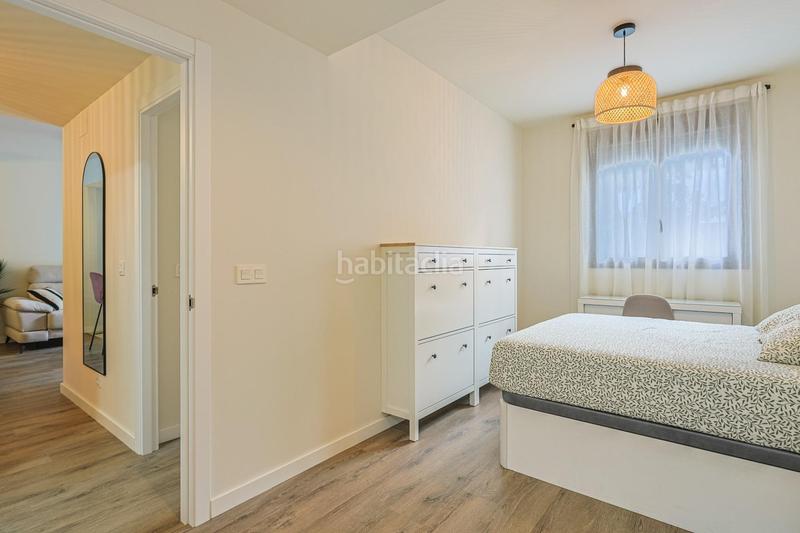 Foto e112c6c6-466c-455b-a430-e117bb370089. Pis amb aparcament piscina a colores - entreparques Sevilla