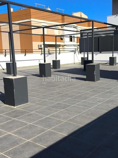 Foto fc7e89f6-b052-4eee-aab6-7ad5ba469b28. Pis amb aparcament piscina a colores - entreparques Sevilla