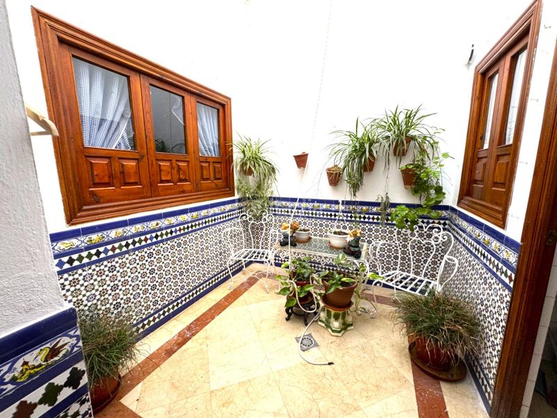 Foto df913fb9-15e6-467a-bdc8-efe1898d40ae. Casa amb aparcament a Carmona