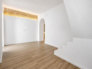 Casa  Bailén. Vivienda totalmente reformada a estrenar con piscina privada, te