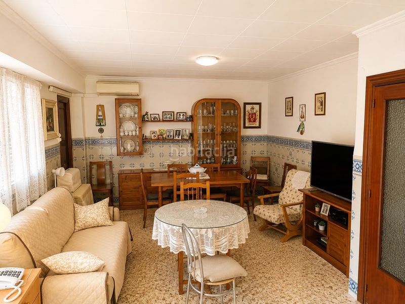 Foto bd22c845-101a-47f1-9db4-992c251d6c68. Casa amb calefacció aparcament a Albal