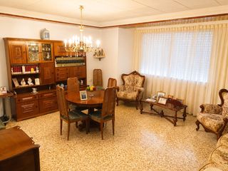 Maison à Albal. Casa en venta en albal, 6 dormitorios.