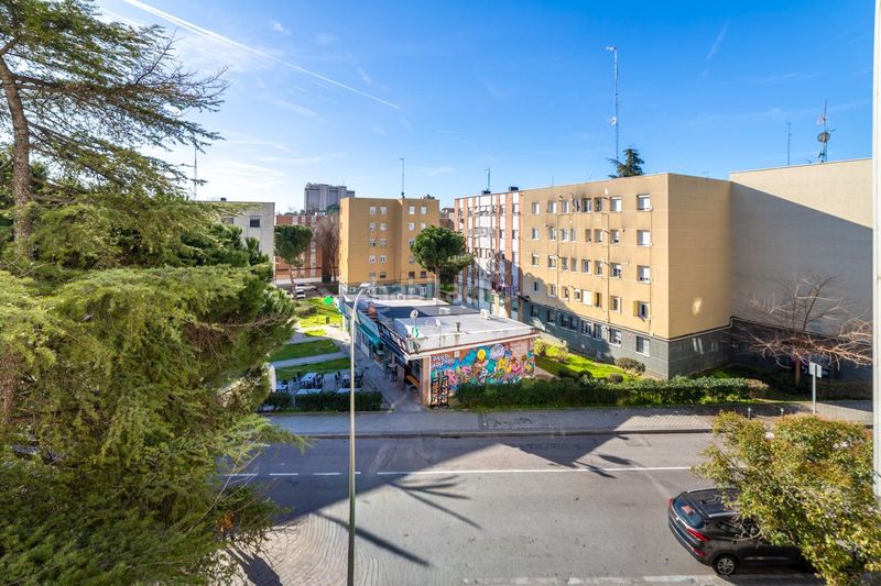 Foto 14c3edf9-c57c-4279-9f1f-b38d59fdab1b. Piso en Lucero Madrid