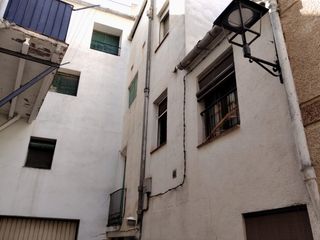 Casa aparellada  Carrer nou 4. Casa en masroig
