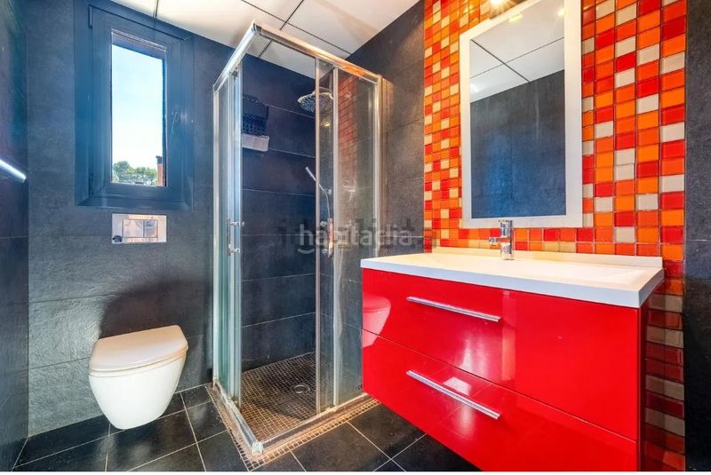 Foto 0ca019fd-7567-42f5-823c-b9745119f295. Casa aparellada amb xemeneia calefacció aparcament piscina a Cambrils