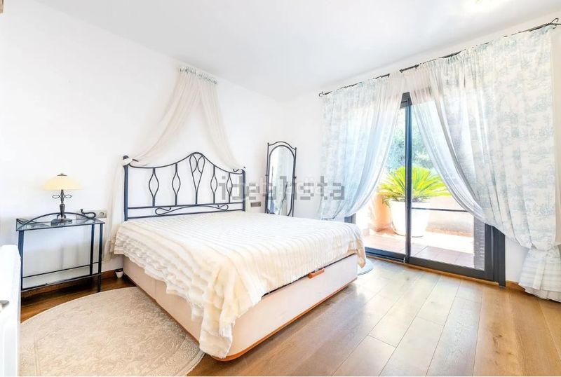 Foto 40ebd913-ff14-459d-aac1-87fe3b66f069. Casa aparellada amb xemeneia calefacció aparcament piscina a Cambrils