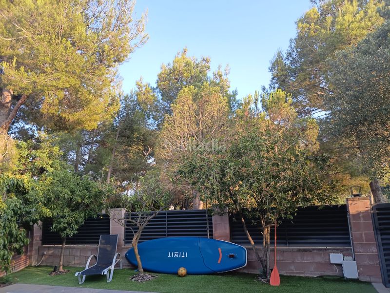 Foto 54593fd9-6521-4989-8471-0e00f4dae201. Casa aparellada amb xemeneia calefacció aparcament piscina a Cambrils