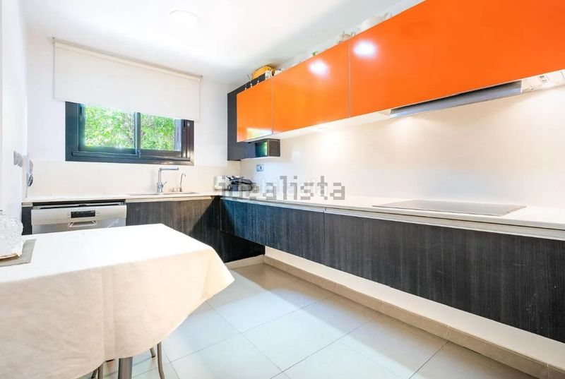Foto af504353-7a15-43c2-a683-e353c6144189. Casa aparellada amb xemeneia calefacció aparcament piscina a Cambrils