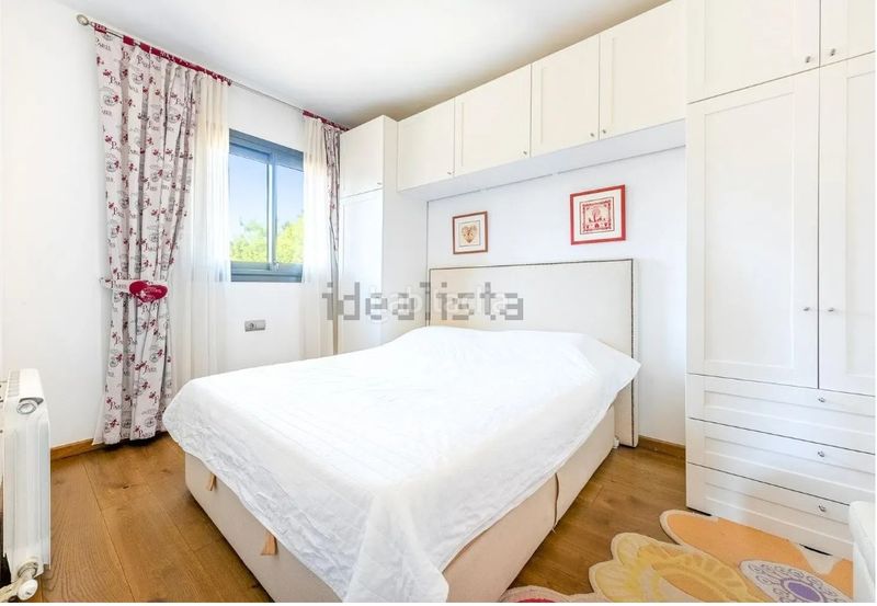 Foto ef400250-0a8f-4f11-96fd-3ba633721205. Casa aparellada amb xemeneia calefacció aparcament piscina a Cambrils