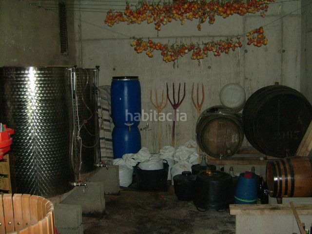 Foto a6ad0abd-d091-421e-898b-0e52b38c5a81. Masia amb xemeneia calefacció aparcament piscina a Almoster