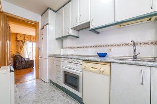 Flat in Lucero. Piso en venta en calle de cuart de poblet lucero