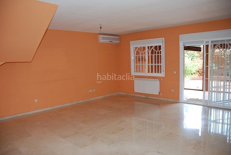 Foto 9375bbe3-92c9-496f-b0be-6425d4e7299b. Casa adossada amb calefacció piscina a Loranca Fuenlabrada