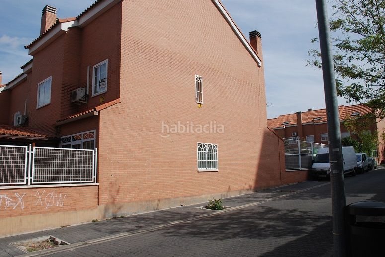 Foto db22ff9b-edbf-43ff-89e6-42f51010cd88. Casa adossada amb calefacció piscina a Loranca Fuenlabrada