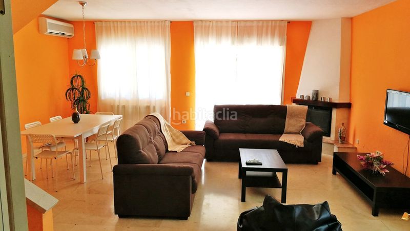 Foto db88e4b5-7f51-4627-9b4c-405f16d47061. Casa adossada amb calefacció piscina a Loranca Fuenlabrada