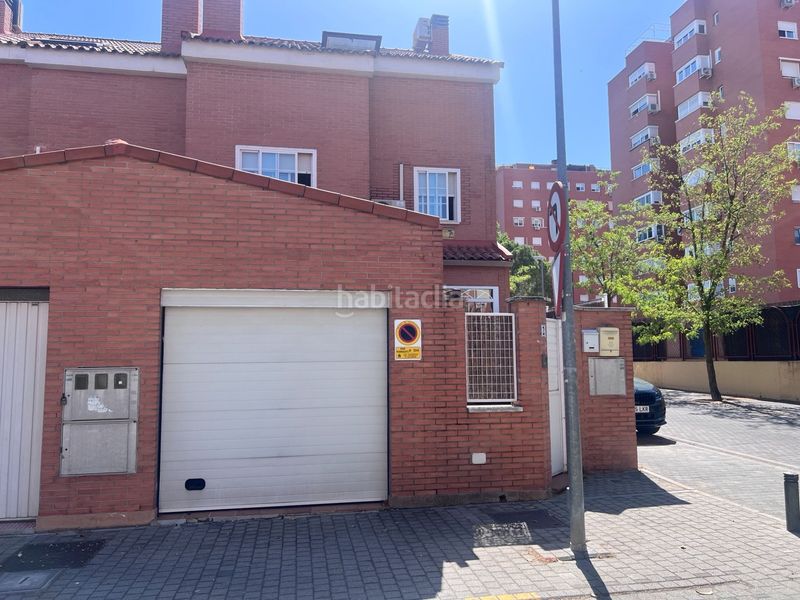 Foto 98eef8f8-693a-4816-93a3-18405e29c88f. Casa adossada amb calefacció piscina a Loranca Fuenlabrada