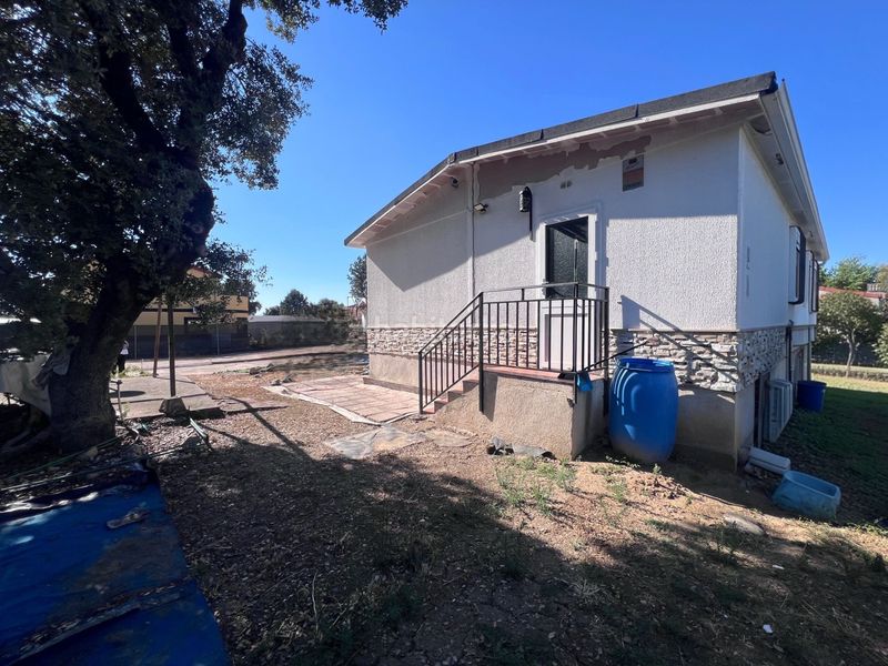 Foto b9be4b1a-5e09-449b-9fd1-ef5d492cb1f2. Casa amb calefacció piscina a Hormigos