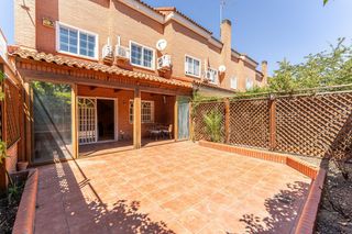 Casa adossada a Loranca