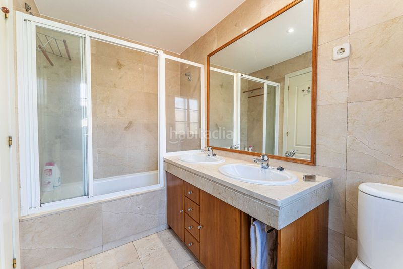 Foto 4ce1c75b-ae81-4dde-b5d5-feacd1cf4d71. Casa adossada amb calefacció piscina a Loranca Fuenlabrada